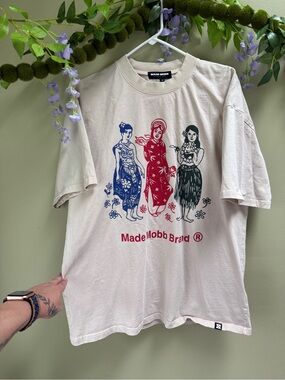 Made Mobb Sunfaded Dancing Ladies Thick Cotton Tee, size M
